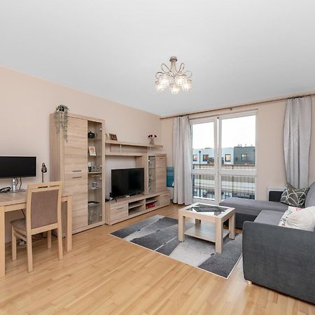 Cozy Corner: Apartment With Wifi And Private Balcony Breslavia Esterno foto
