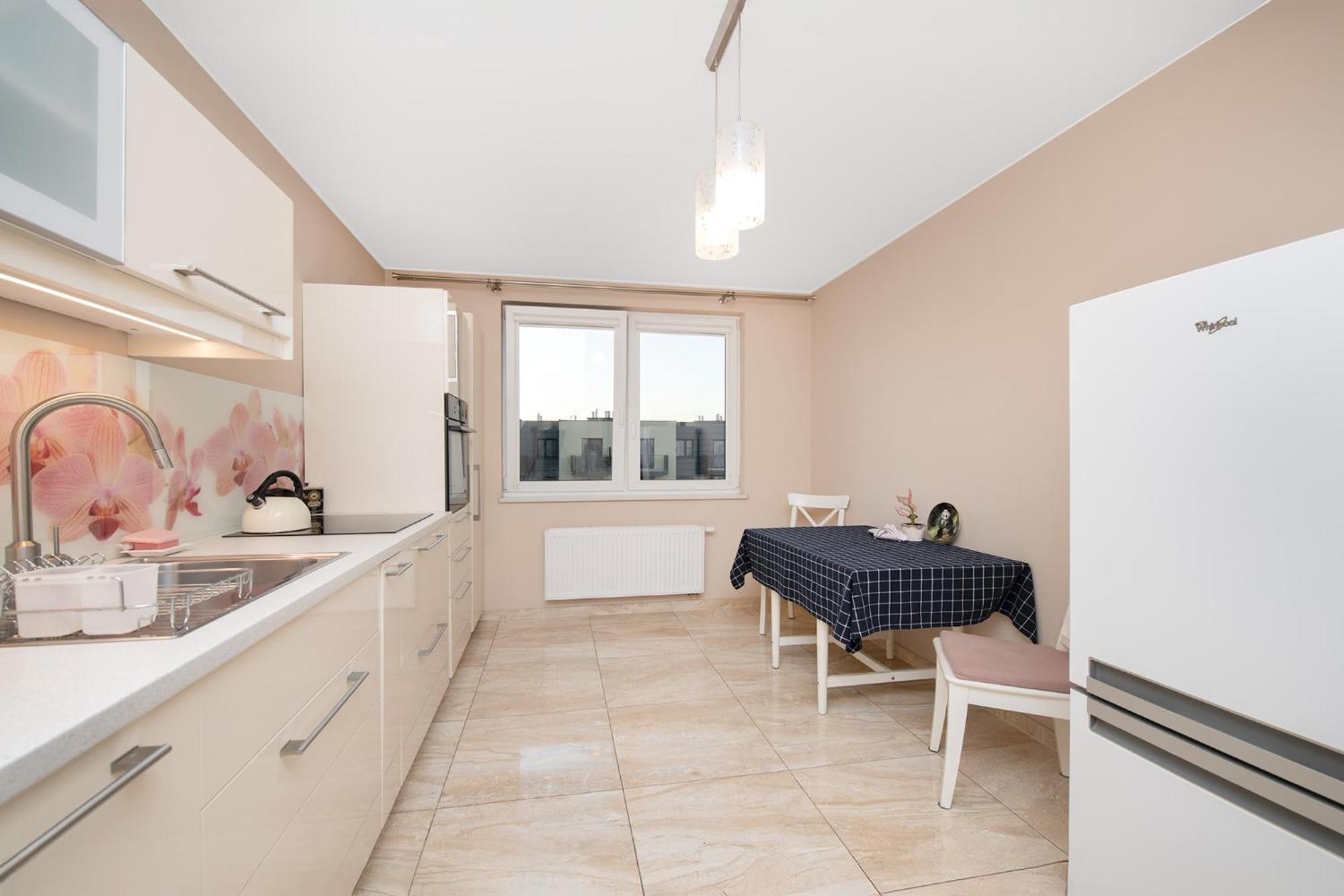 Cozy Corner: Apartment With Wifi And Private Balcony Breslavia Esterno foto
