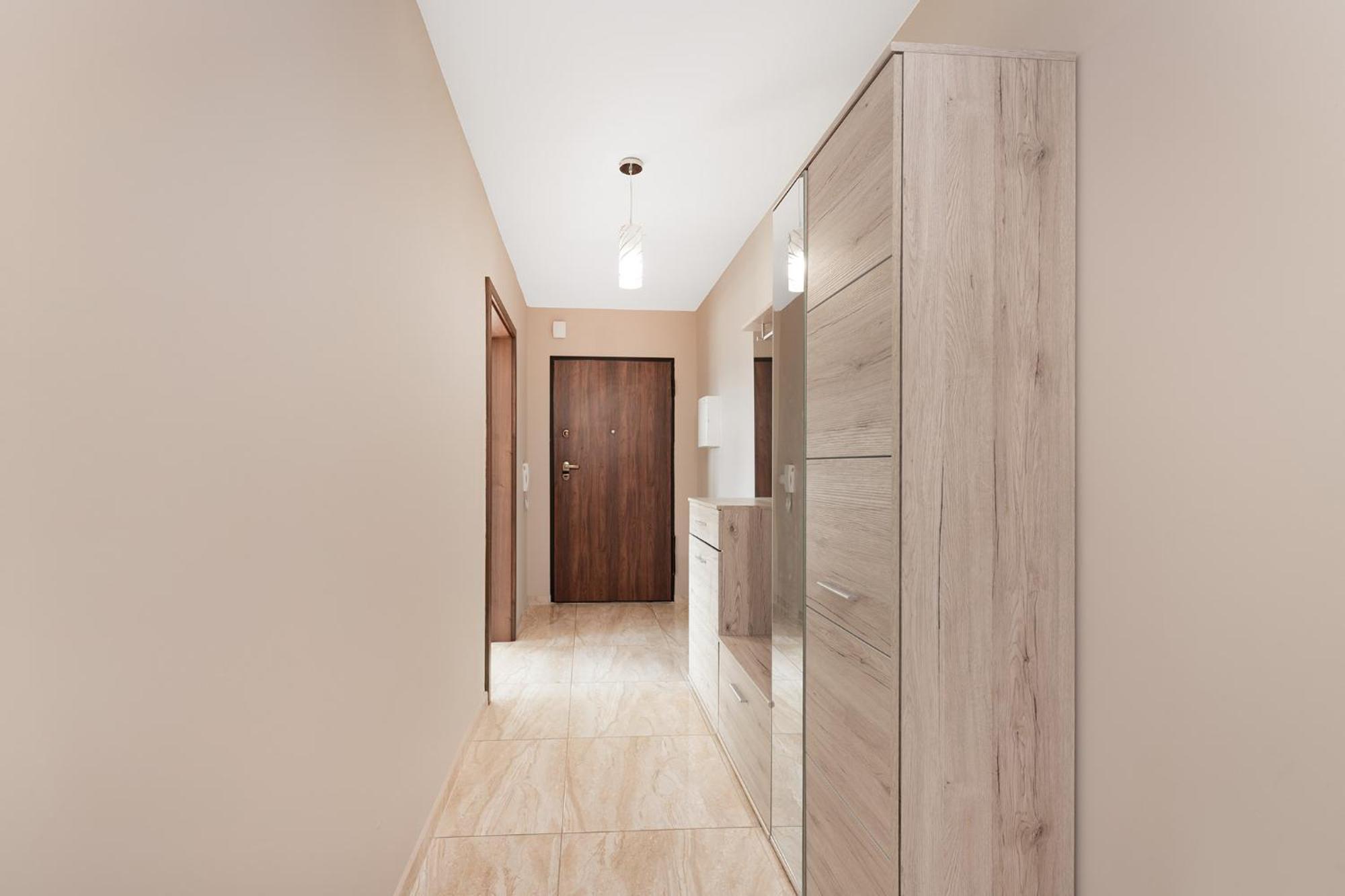 Cozy Corner: Apartment With Wifi And Private Balcony Breslavia Esterno foto