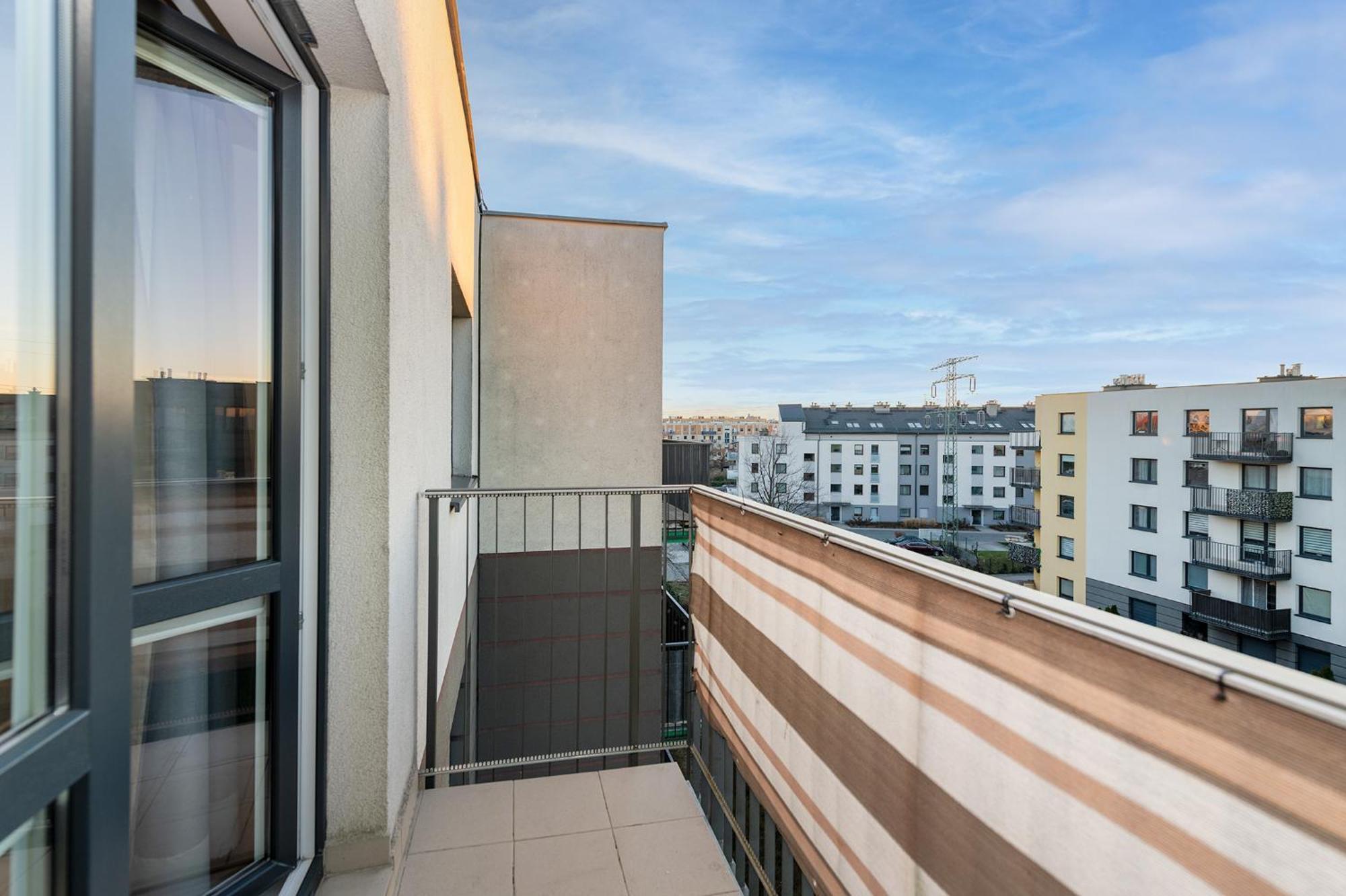 Cozy Corner: Apartment With Wifi And Private Balcony Breslavia Esterno foto